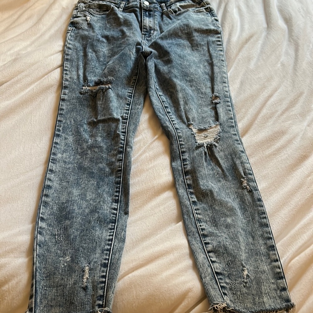 Judy Blue Stonewashed Distressed Denim 11/30